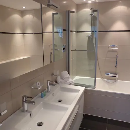 Le Gastronome Hotell Nollevaux